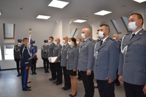 komendant wojewódzki policji w olsztynie wręcza akty mianowania