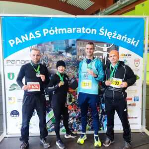 z lewej strony Paweł Łukaszuk, obok Daria Mitręga, Rafał Syczew i Tomasz Kiernozek