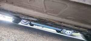 katalizator pod samochodem