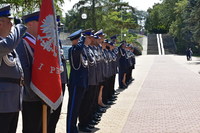 policjanci na placu