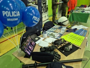 Stoisko promujące zawód policjanta