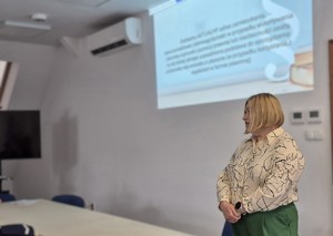 stojąca Sędzia Sądu Rejonowego w Mrągowie