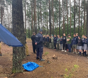Spotkanie policjantów z harcerzami