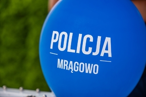 balon z napisem Policja Mrągowo