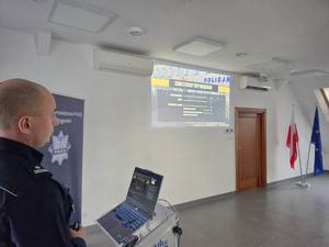 Komendant prezentuje prezentację