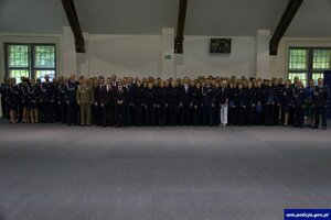 Zdjęcie przedstawia wszystkich uczestników ślubowania.