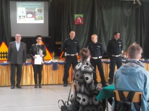 na sali goście i organizatorzy i policjanci