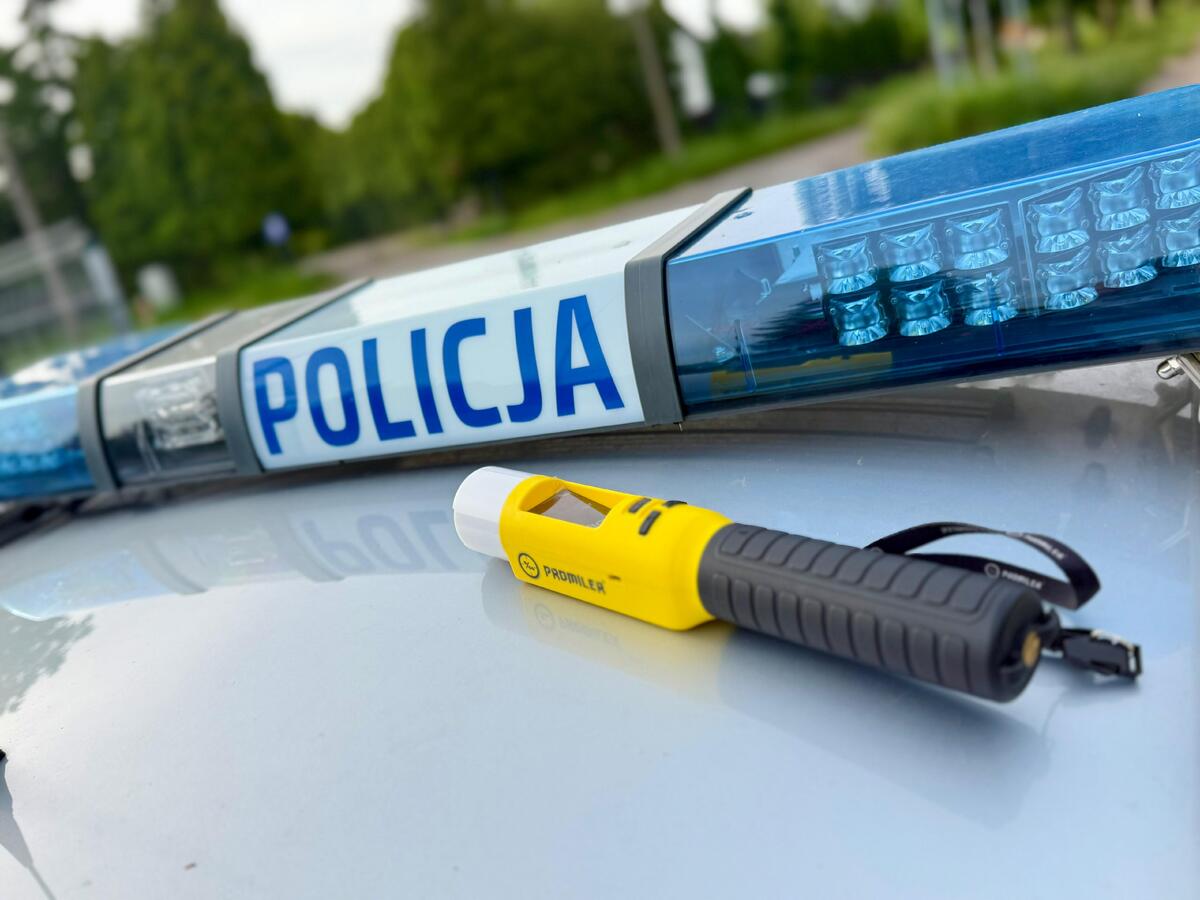 Mrągowo: pijany 57-latek bez prawa jazdy zatrzymany na ulicy Wolności